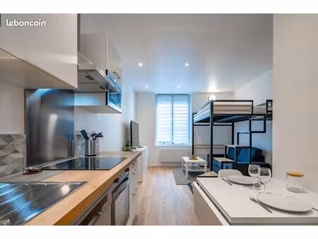 studio meublé 23 m² entièrement rénové – lumineux  calme + parking privé