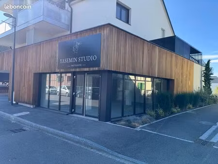 à vendre – local commercial loué – investissement sécurisé aux portes de la suisse