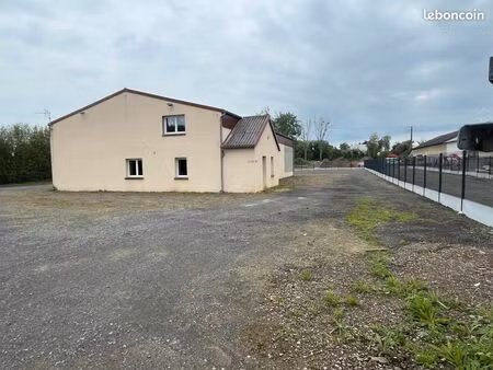 locaux commerciaux / artisanaux à avranches