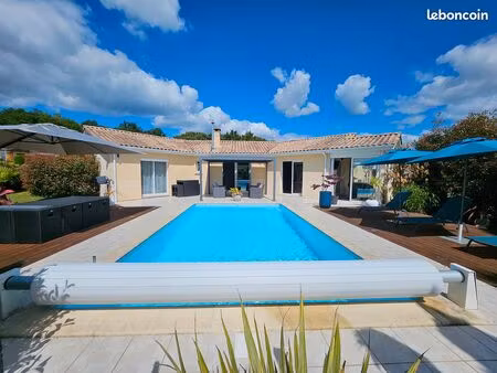 maison 4 chambres avec piscine 166m2