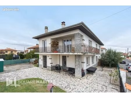 immeuble 8 pièces 247 m²