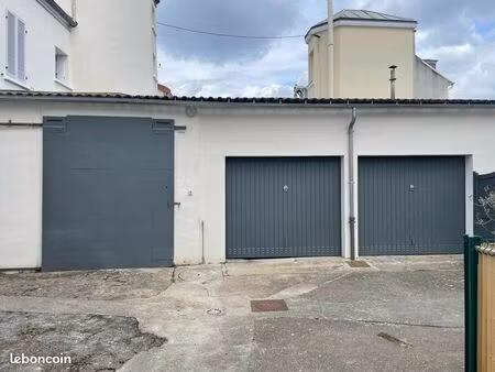 à vendre box