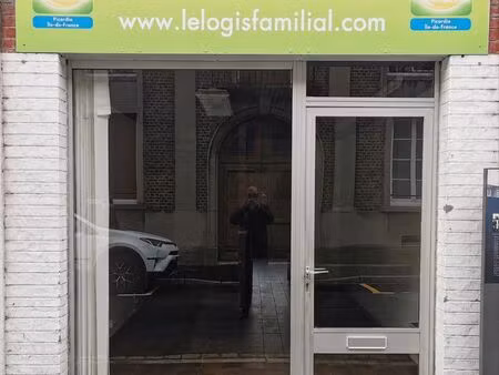 à louer – local commercial / professionnel idéalement situé en hyper centre  hors secteur 