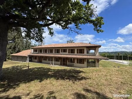 propriété 10 pièces 421 m²