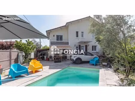 maison t5 avec piscine à proximité du centre de tarbes