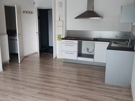 appartement t2 non meublé dans résidence sécurisée