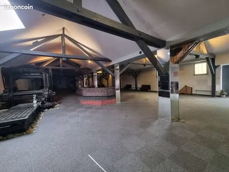 local professionnel pmr de 724 m2