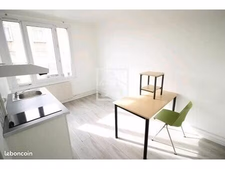 studio 1 pièce 19 m²