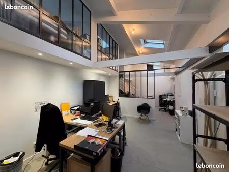 location espace de bureau à l'année