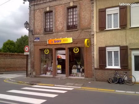 â louer centre-ville d’auxi-le-chateau très beau local commercial