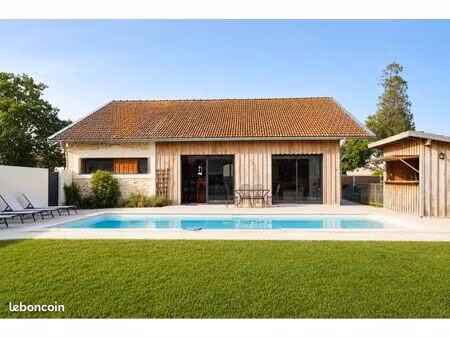 maison familiale haut de gamme avec piscine et cave vitrée
