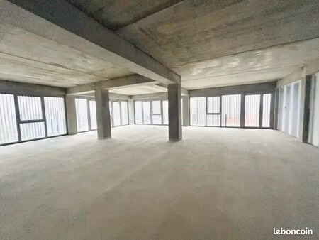 bureaux 145 m²