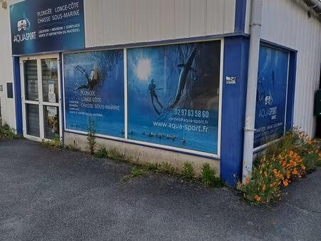 location local commercial