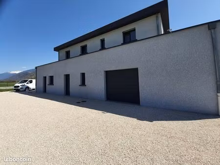 bureaux 327 m² aiton