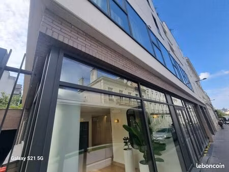 bureaux 65 m²