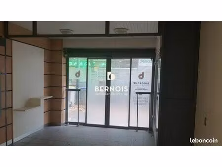 bureaux 196 m²