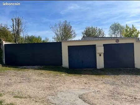 rare lot de box thorigny / lagny sur marne. pas de charges