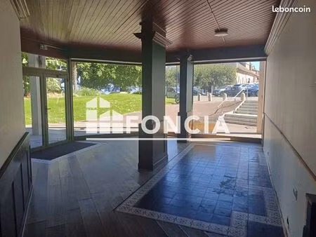 local commercial 48 m²