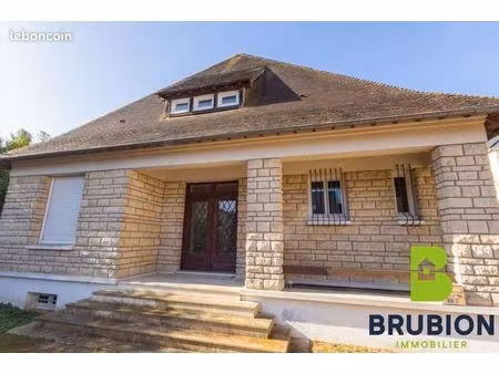 maison 9 pièces 245 m²