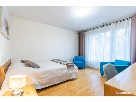 studio 1 pièce 30 m²