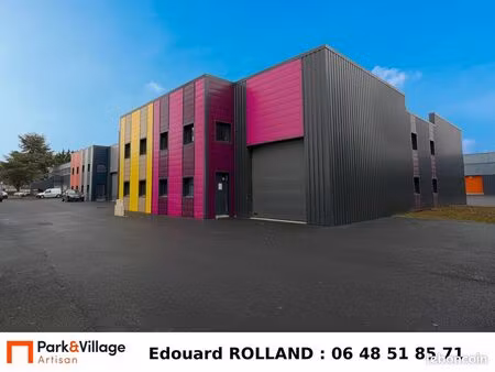 local activité 85 + bureau 26 m² / 1 212 euros / site gardienné
