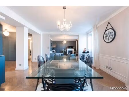 maison de ville en triplex (200 m²) – face au lac & jardin 500 m²