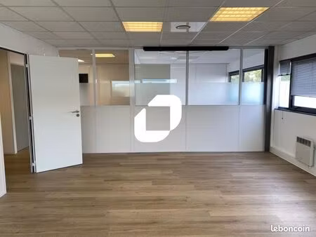 bureau 233 m²