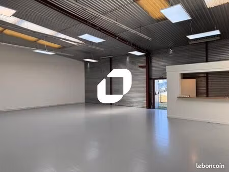 local d'activité 270 m²