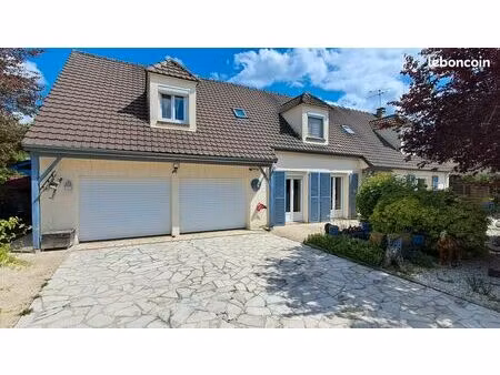 maison familiale 170 m² – 7 pièces – terrain 1 200 m² – à pied des commerces et écoles – g