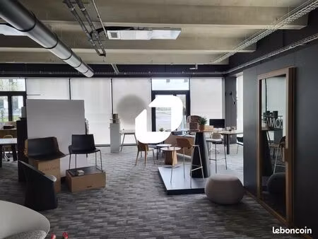 bureau 273 m²