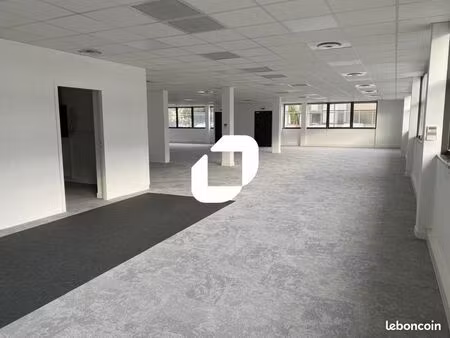 bureau 313 m²