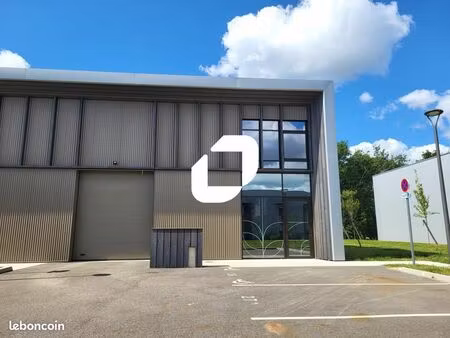local d'activité 352 m²