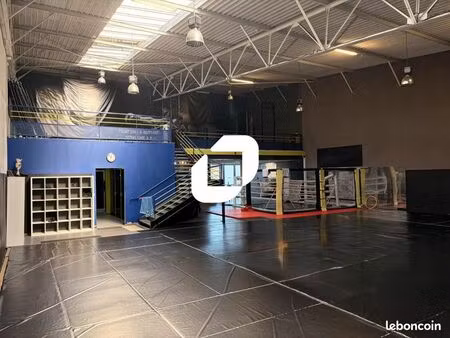 local commercial 450 m²