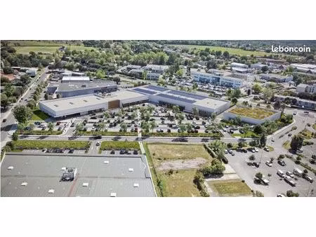local commercial 688 m²