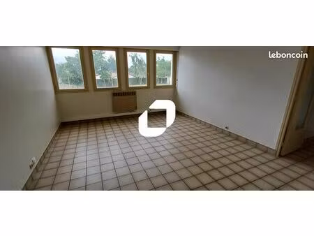 bureau 75 m²