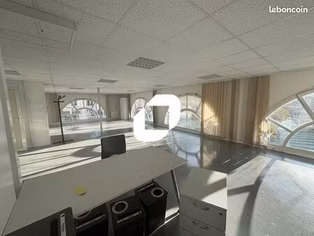 bureaux 118 m²