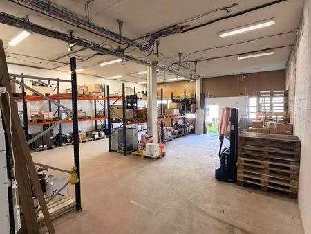 local industriel 140m2