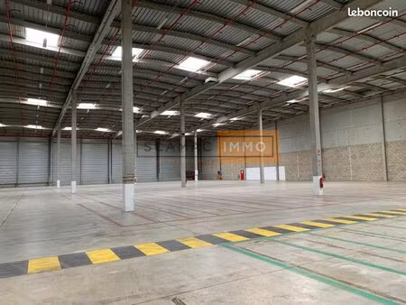 local industriel 8 460 m²