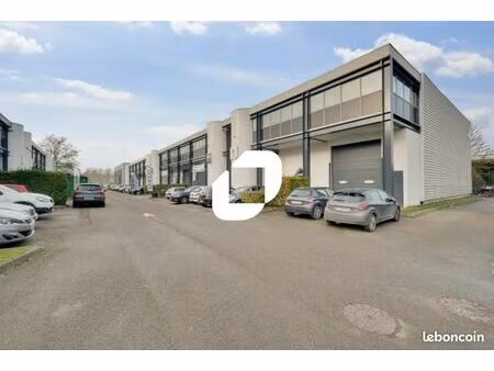 local d'activité 382 m²