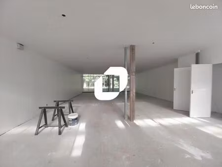 local d'activité 107 m²