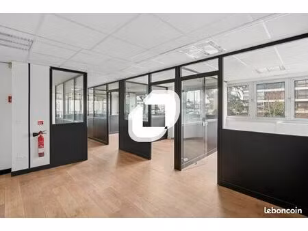 bureau 185 m²