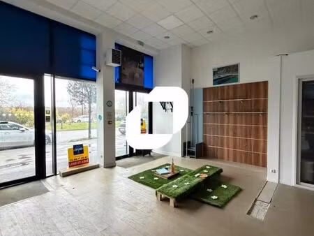 local commercial 133 m²