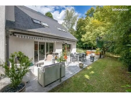 très belle maison d’architecte 200 m2  30’ de paris