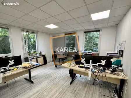 bureaux 263 m² magny le hongre