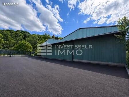 local industriel 2 400 m²
