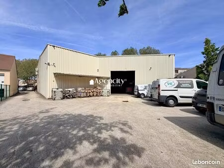 local 670 m² guermantes
