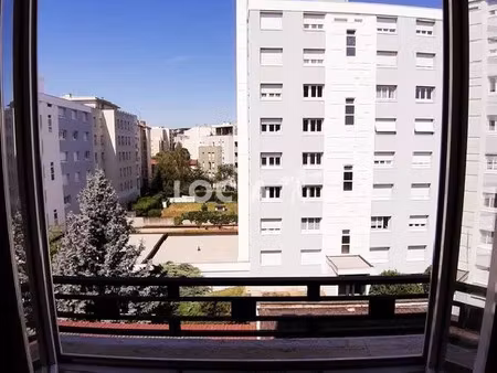location appartement 3 pièces 60 m² à lyon 7 (69007)