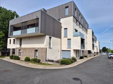 appartement t2 dernier étage avec balcon et parking