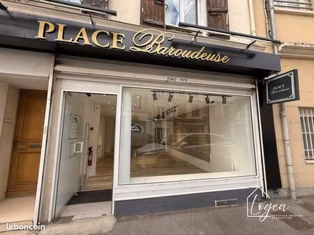 local commercial 43 m² coulommiers