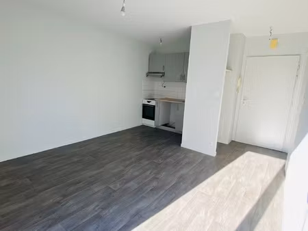 appartement type 1 bis refait à neuf - 30 m2 - retiers